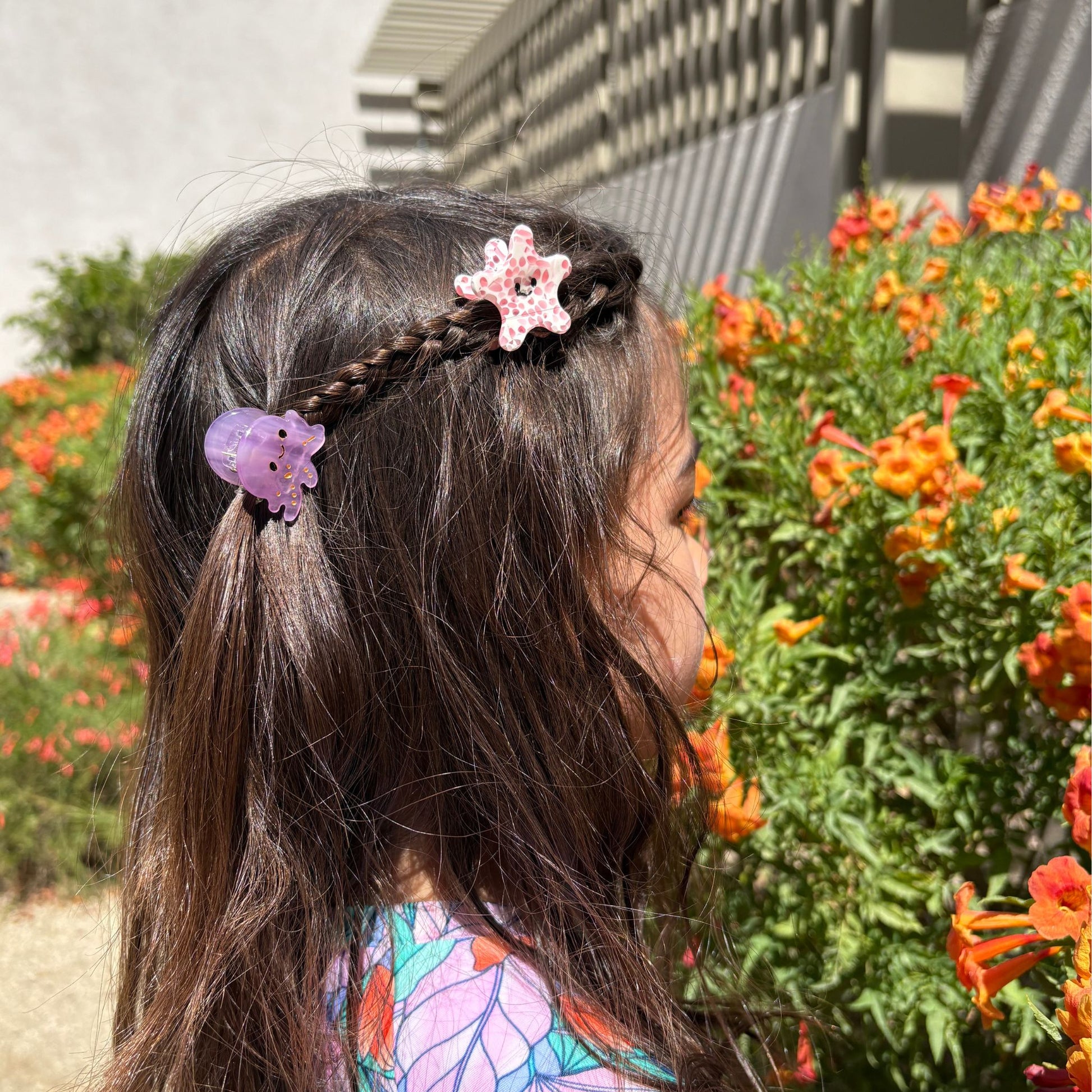 Cute marine-themed hair clips shaped like sea animals.