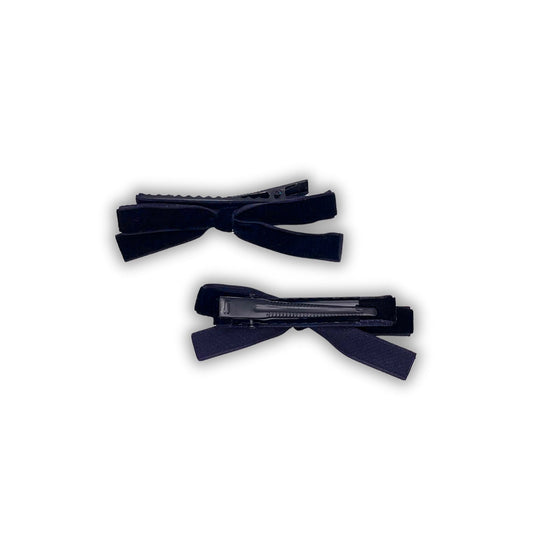 Velvet hair bow clips, designed for comfort and style. Ideal for everyday wear or special occasions.